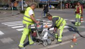 PROLEĆNO ŠMINKANJE GRADA: Obnovljena saobraćajna signalizacija u Zrenjaninu PROLEĆNO ŠMINKANJE GRADA: Obnovljena saobraćajna signalizacija u Zrenjaninu