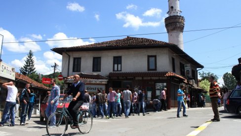VAKCINA UZ RAMAZAN: Za vernike islamske veroispovesti počinje sveti mesec posta VAKCINA UZ RAMAZAN: Za vernike islamske veroispovesti počinje sveti mesec posta