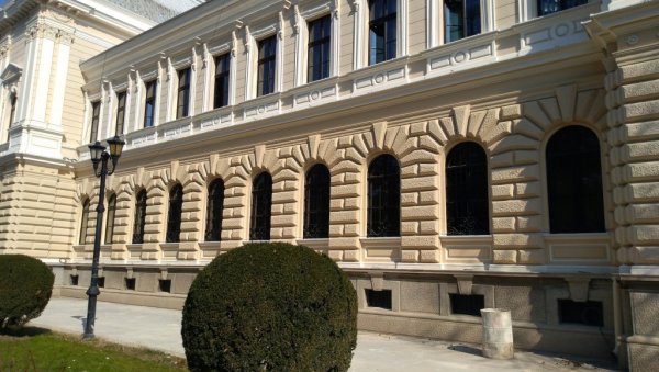 НОВИНА НА ЗГРАДИ ГРАДСКЕ УПРАВЕ: Промењен изглед фасаде „Начелства“ у Пожаревцу (ФОТО) НОВИНА НА ЗГРАДИ ГРАДСКЕ УПРАВЕ: Промењен изглед фасаде „Начелства“ у Пожаревцу (ФОТО)