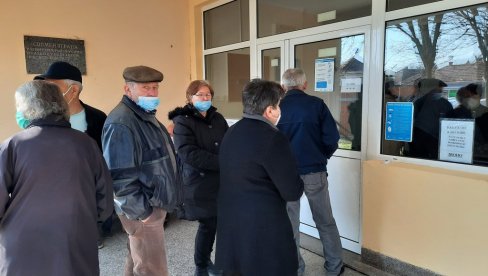 IZMEŠTA SE AMBULANTA: Palanački dom zdravlja premešta objekat kovid bolnice na Koloniji IZMEŠTA SE AMBULANTA: Palanački dom zdravlja premešta objekat kovid bolnice na Koloniji