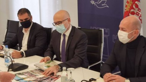 VUČEVIĆ SA DELEGACIJOM MATICE RUSINSKE: Naša divna Vojvodina ima čime da se podiči (FOTO) VUČEVIĆ SA DELEGACIJOM MATICE RUSINSKE: Naša divna Vojvodina ima čime da se podiči (FOTO)