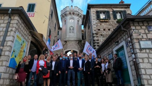 НОСИЛАЦ ИВАН ОТОВИЋ: Коалиција За будућност Херцег Новог и Боке предала листу за локалне изборе НОСИЛАЦ ИВАН ОТОВИЋ: Коалиција За будућност Херцег Новог и Боке предала листу за локалне изборе
