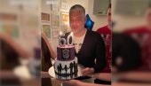 ЈА ОД ПОЛА ВЕКА: Чедомир Јовановић за 50. рођендан добио торту и шампањац ЈА ОД ПОЛА ВЕКА: Чедомир Јовановић за 50. рођендан добио торту и шампањац