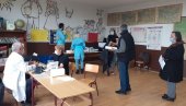 БЕЗ ПРИЈАВЕ ВАКЦИНИСАНО ОКО 1.000 ГРАЂАНА: Наставља се имунизација против короне у Ваљеву