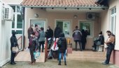 ПОНОВО РАСТЕ БРОЈ ЗАРАЖЕНИХ: У понедељак у Параћину потврђено још 38 случајева ковида ПОНОВО РАСТЕ БРОЈ ЗАРАЖЕНИХ: У понедељак у Параћину потврђено још 38 случајева ковида
