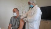 ИМУНИЗАЦИЈА РАДНИКА У КОМПАНИЈИ ЕЛИКСИР: Вакцинисан и председник Општине Неготин ИМУНИЗАЦИЈА РАДНИКА У КОМПАНИЈИ ЕЛИКСИР: Вакцинисан и председник Општине Неготин