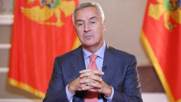 СКАНДАЛОЗНА ИЗЈАВА МИЛА ЂУКАНОВИЋА О ВУЧИЋУ: Срамни удар на Србију из Црне Горе! СКАНДАЛОЗНА ИЗЈАВА МИЛА ЂУКАНОВИЋА О ВУЧИЋУ: Срамни удар на Србију из Црне Горе!