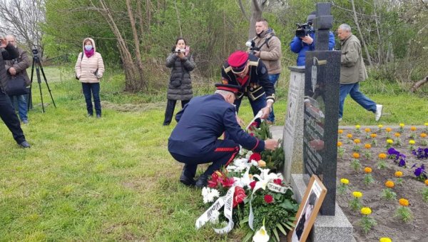 ХЕРОЈ КОГА НЕМА У УЏБЕНИЦИМА: У Гложану живи сећање на поручника Жугића - да би спречио предају убио је и свог и хортијевског команданта! ХЕРОЈ КОГА НЕМА У УЏБЕНИЦИМА: У Гложану живи сећање на поручника Жугића - да би спречио предају убио је и свог и хортијевског команданта!