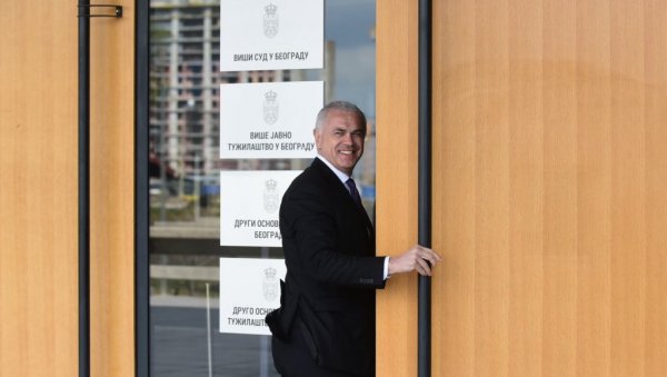 ПОНОВО ОДЛОЖЕНО СУЂЕЊЕ ТЕРЗИЋУ: Раније му се није судило јер је био у бекству и притвору ПОНОВО ОДЛОЖЕНО СУЂЕЊЕ ТЕРЗИЋУ: Раније му се није судило јер је био у бекству и притвору