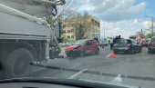 KOLAPS U BEOGRADU: Zbog udesa centar prestonice blokiran (FOTO) KOLAPS U BEOGRADU: Zbog udesa centar prestonice blokiran (FOTO)