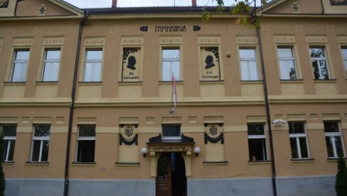 IZLOŽBA PETRA POPOVIĆA-PIROSA: Nova postavka u Narodnom muzeju u Kruševcu IZLOŽBA PETRA POPOVIĆA-PIROSA: Nova postavka u Narodnom muzeju u Kruševcu