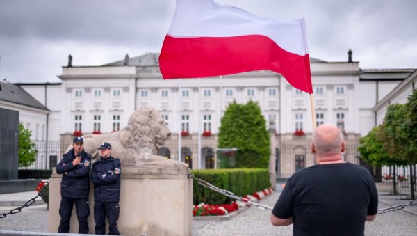 ВАРШАВА ПОДНЕЛА ТУЖБУ ПРОТИВ НЕМАЧКЕ: Спор због нелегалног складиштења отпада на њеној територији ВАРШАВА ПОДНЕЛА ТУЖБУ ПРОТИВ НЕМАЧКЕ: Спор због нелегалног складиштења отпада на њеној територији