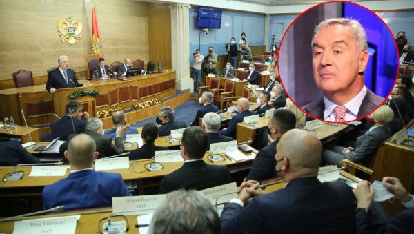 МИЛОВИ ПРСТИ У СРЕБРЕНИЦИ? ПзП тражи истрагу - Да ли је Црна Гора наоружавала Војску Републике Српске МИЛОВИ ПРСТИ У СРЕБРЕНИЦИ? ПзП тражи истрагу - Да ли је Црна Гора наоружавала Војску Републике Српске