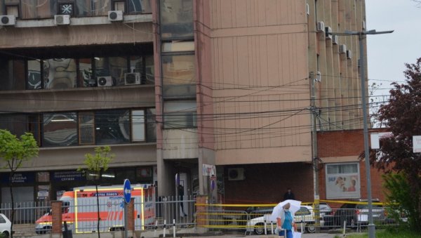 ГОРЕЛИ ДУШЕЦИ У ДИЈАГНОСТИЧКОМ ЦЕНТРУ: Пожар у здравственој установи у Крушевцу ГОРЕЛИ ДУШЕЦИ У ДИЈАГНОСТИЧКОМ ЦЕНТРУ: Пожар у здравственој установи у Крушевцу