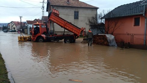 ОСИГУРАЈТЕ ОБЈЕКТЕ И ИМАЊА: Комисије за процену штете од поплава у Пироту раде до 21. априла ОСИГУРАЈТЕ ОБЈЕКТЕ И ИМАЊА: Комисије за процену штете од поплава у Пироту раде до 21. априла