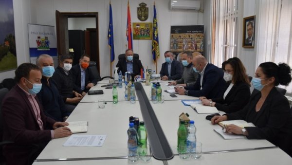 ПРЕДСТАВНИЦИ ЈП СРБИЈАГАС У ЛЕСКОВЦУ: Одржан састанак поводом наставка гасификације на југу Србије ПРЕДСТАВНИЦИ ЈП СРБИЈАГАС У ЛЕСКОВЦУ: Одржан састанак поводом наставка гасификације на југу Србије