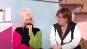 ПЕВАЧИЦА ДОШЛА У ЕМИСИЈУ БЕЗ ЗУБА: Сви погледи упрти у Цакану (ВИДЕО) ПЕВАЧИЦА ДОШЛА У ЕМИСИЈУ БЕЗ ЗУБА: Сви погледи упрти у Цакану (ВИДЕО)
