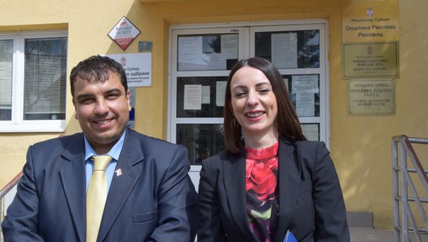 СУБВЕНЦИЈЕ ЗА ПОЉОПРИВРЕДНИКЕ У СРЦУ ШУМАДИЈЕ: Јелена Благојевић посетила Општину Рековац СУБВЕНЦИЈЕ ЗА ПОЉОПРИВРЕДНИКЕ У СРЦУ ШУМАДИЈЕ: Јелена Благојевић посетила Општину Рековац