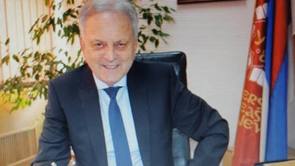 ДР СТЕВО ПАШАЛИЋ: Срби су са 2,5 посто већ статистичка грешка, лаж је да су свих 100.000 убијених у БиХ Бошњаци ДР СТЕВО ПАШАЛИЋ: Срби су са 2,5 посто већ статистичка грешка, лаж је да су свих 100.000 убијених у БиХ Бошњаци