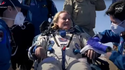 УСПЕШНО ЗАВРШЕНА СВЕМИРСКА МИСИЈА: Сојуз МС-17 са посадом МКС слетео (ВИДЕО) УСПЕШНО ЗАВРШЕНА СВЕМИРСКА МИСИЈА: Сојуз МС-17 са посадом МКС слетео (ВИДЕО)