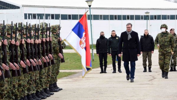 БУКВАЛНО РУШИ БРДО КАД ГАЂА: Вучић поносан након велике заједничке вежбе војске и полиције, посебно импресиониран убицом пројектила (ФОТО) БУКВАЛНО РУШИ БРДО КАД ГАЂА: Вучић поносан након велике заједничке вежбе војске и полиције, посебно импресиониран убицом пројектила (ФОТО)