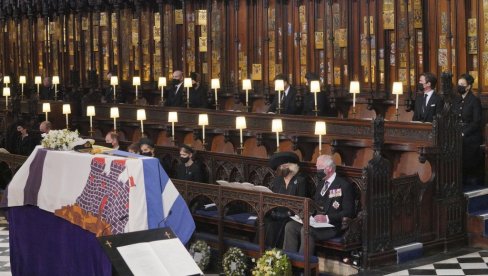 SAHRANJEN PRINC FILIP: Supruga kraljice Elizabete ispratili njegovi najbliži (FOTO/VIDEO) SAHRANJEN PRINC FILIP: Supruga kraljice Elizabete ispratili njegovi najbliži (FOTO/VIDEO)