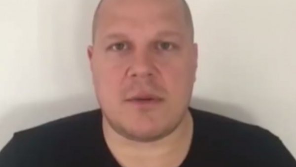 НАСТАВЉА СЕ РЕПРЕСИЈА НАД СРБИМА: Полиција у Херцег Новом малтретирала прослављеног рукометаша НАСТАВЉА СЕ РЕПРЕСИЈА НАД СРБИМА: Полиција у Херцег Новом малтретирала прослављеног рукометаша