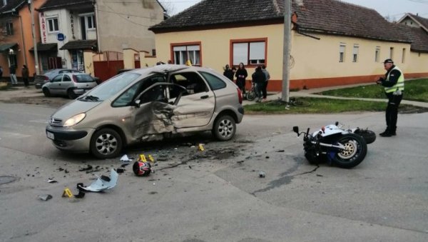 МОТОРИСТИ НИЈЕ БИЛО СПАСА: Трагичне последице саобраћајне несреће у Кикинди у којој је страдао Милан Опачић Панчо (50) МОТОРИСТИ НИЈЕ БИЛО СПАСА: Трагичне последице саобраћајне несреће у Кикинди у којој је страдао Милан Опачић Панчо (50)