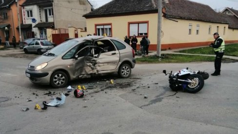 МОТОРИСТИ НИЈЕ БИЛО СПАСА: Трагичне последице саобраћајне несреће у Кикинди у којој је страдао Милан Опачић Панчо (50) МОТОРИСТИ НИЈЕ БИЛО СПАСА: Трагичне последице саобраћајне несреће у Кикинди у којој је страдао Милан Опачић Панчо (50)