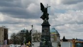 СИМБОЛ КРУШЕВЦА НА ПРИВАТНИМ ФОТОГРАФИЈАМА: Јединствен пројекат Куће Симића и Крушевљана СИМБОЛ КРУШЕВЦА НА ПРИВАТНИМ ФОТОГРАФИЈАМА: Јединствен пројекат Куће Симића и Крушевљана