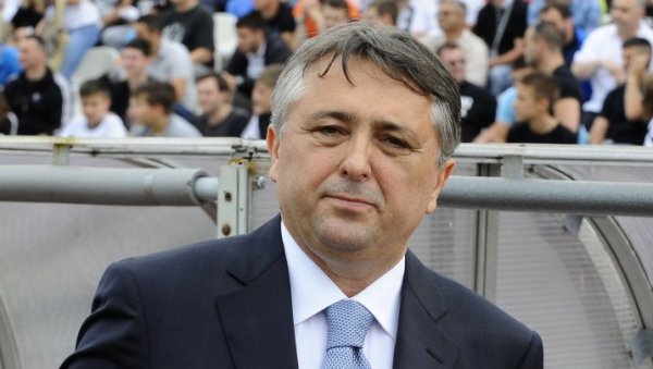 ОГЛАСИО СЕ ГРАДОНАЧЕЛНИК ЛИВОРНА: Да ли бивши председник Партизана купује италијански тим? ОГЛАСИО СЕ ГРАДОНАЧЕЛНИК ЛИВОРНА: Да ли бивши председник Партизана купује италијански тим?