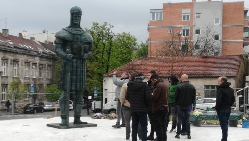ПРВЕ ФОТОГРАФИЈЕ СПОМЕНИКА ДЕСПОТУ СТЕФАНУ: Свечано откривање у уторак (ФОТО+ВИДЕО) ПРВЕ ФОТОГРАФИЈЕ СПОМЕНИКА ДЕСПОТУ СТЕФАНУ: Свечано откривање у уторак (ФОТО+ВИДЕО)