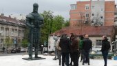 ПРВЕ ФОТОГРАФИЈЕ СПОМЕНИКА ДЕСПОТУ СТЕФАНУ: Свечано откривање у уторак (ФОТО+ВИДЕО) ПРВЕ ФОТОГРАФИЈЕ СПОМЕНИКА ДЕСПОТУ СТЕФАНУ: Свечано откривање у уторак (ФОТО+ВИДЕО)