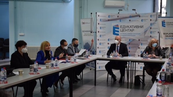 КОНСТИТУИСАН ПОКРАЈИНСКИ САВЕТ ЗА ЗАПОШЉАВАЊЕ: Акценат стављен на угрожене категорије становништва КОНСТИТУИСАН ПОКРАЈИНСКИ САВЕТ ЗА ЗАПОШЉАВАЊЕ: Акценат стављен на угрожене категорије становништва