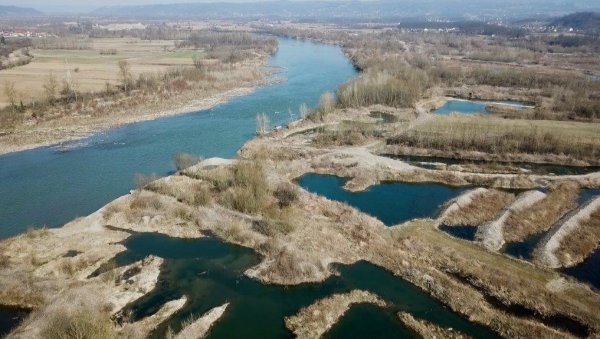 ЗА БАХАТЕ ШЉУНКАРЕ НЕМА ЛЕКА: Након пријављене еколошке катастрофе код Добоја, Воде Српске се огласиле да су надлежне, али не и одговорне ЗА БАХАТЕ ШЉУНКАРЕ НЕМА ЛЕКА: Након пријављене еколошке катастрофе код Добоја, Воде Српске се огласиле да су надлежне, али не и одговорне