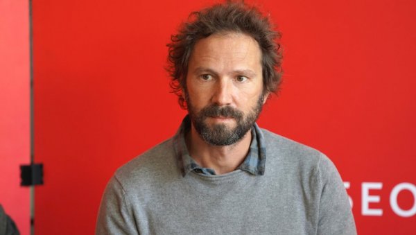 МАЛИМ КОРАЦИМА ПОСТИЖУ СЕ ДАЉИНЕ: Редитељ Борис Лијешевић, добитник Награде града Београда за представу Читач МАЛИМ КОРАЦИМА ПОСТИЖУ СЕ ДАЉИНЕ: Редитељ Борис Лијешевић, добитник Награде града Београда за представу Читач