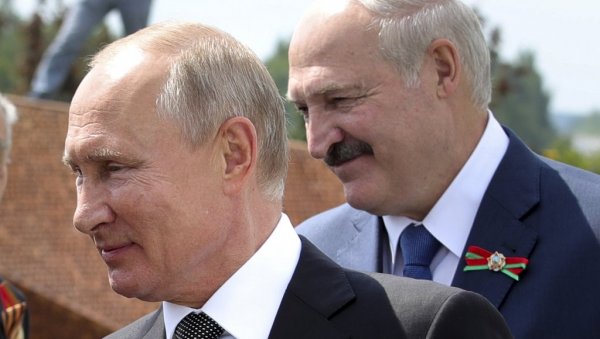УКРАЈИНЦИ У ПАНИЦИ ЗБОГ ПУТИНА И ЛУКАШЕНКА: Зближавање Русије и Белорусије виде као највећу претњу УКРАЈИНЦИ У ПАНИЦИ ЗБОГ ПУТИНА И ЛУКАШЕНКА: Зближавање Русије и Белорусије виде као највећу претњу