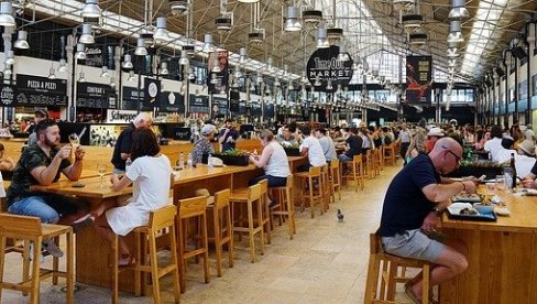 ПОРТУГАЛ УКИДА ГОТОВО СВЕ МЕРЕ: Шта се дешава у земљи са највише вакцинисаних у Европи ПОРТУГАЛ УКИДА ГОТОВО СВЕ МЕРЕ: Шта се дешава у земљи са највише вакцинисаних у Европи