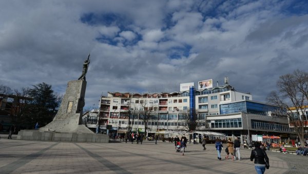 ЕПИДЕМИЈА НЕ МИРУЈЕ: На територији Краљева 11 новооболелих, двоје преминулих ЕПИДЕМИЈА НЕ МИРУЈЕ: На територији Краљева 11 новооболелих, двоје преминулих