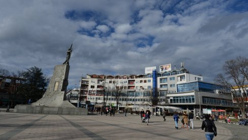 ЕПИДЕМИЈА НЕ МИРУЈЕ: На територији Краљева 11 новооболелих, двоје преминулих ЕПИДЕМИЈА НЕ МИРУЈЕ: На територији Краљева 11 новооболелих, двоје преминулих
