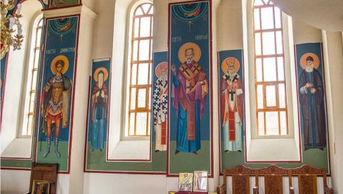ПРОНАЂЕНА И ВРАЋЕНА ИКОНА СВЕТЕ ПЕТКЕ: МУП у Сурдулици расветлио крађу, осумњичени ухапшен ПРОНАЂЕНА И ВРАЋЕНА ИКОНА СВЕТЕ ПЕТКЕ: МУП у Сурдулици расветлио крађу, осумњичени ухапшен