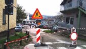 РАДОВИ ИЗА ЗГРАДЕ ОПШТИНЕ ПАРАЋИН: Креће обнова паркинга који је у лошем стању РАДОВИ ИЗА ЗГРАДЕ ОПШТИНЕ ПАРАЋИН: Креће обнова паркинга који је у лошем стању