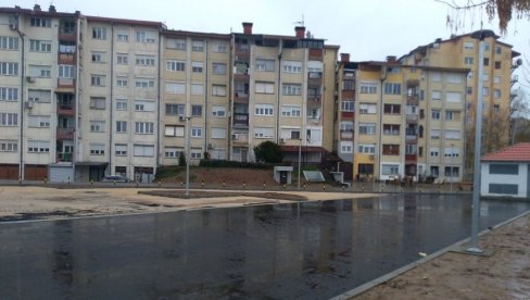ASFALTERI ZA KRAJ: Uređenje dvorišnog dela u pirotskom komleksu Senjak ASFALTERI ZA KRAJ: Uređenje dvorišnog dela u pirotskom komleksu Senjak
