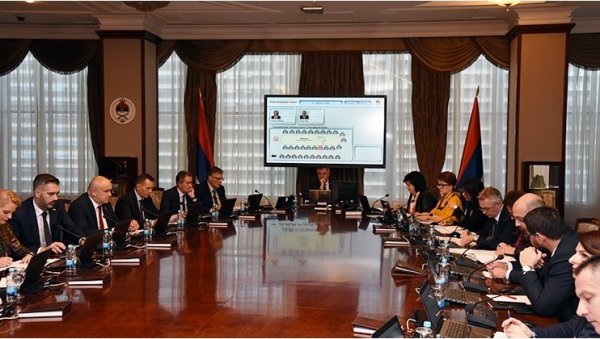 КАЖЊЕНИ ГУБИТАШИ У ЈАВНОМ ПРЕДУЗЕЋУ: Смењено десет директора ЈП Шуме Српске КАЖЊЕНИ ГУБИТАШИ У ЈАВНОМ ПРЕДУЗЕЋУ: Смењено десет директора ЈП Шуме Српске