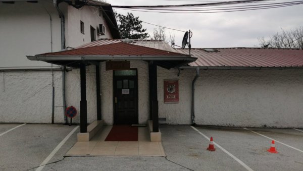 ОГЛАСИЛЕ СЕ ЗАПОСЛЕНЕ У РЕСТОРАНУ ТИГАР: Ништа од изнетог на конференцији није тачно ОГЛАСИЛЕ СЕ ЗАПОСЛЕНЕ У РЕСТОРАНУ ТИГАР: Ништа од изнетог на конференцији није тачно