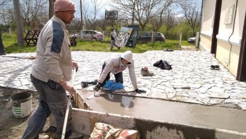 У ИШЧЕКИВАЊУ БОЉИХ ВРЕМЕНА: Чеси реновирају свој етно-музеј у Чешком селу, у Војводини У ИШЧЕКИВАЊУ БОЉИХ ВРЕМЕНА: Чеси реновирају свој етно-музеј у Чешком селу, у Војводини
