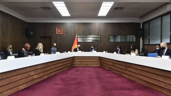 ИВИЦА БРАНИ КАТНИЋА: Отворена дебата о изменама и допунама Закона о државном тужилаштву Црне Горе ИВИЦА БРАНИ КАТНИЋА: Отворена дебата о изменама и допунама Закона о државном тужилаштву Црне Горе