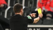 SVI IGRAČI ODJEDNOM DOBILI ŽUTI KARTON! Uradili ovo i - sudija nije imao kud SVI IGRAČI ODJEDNOM DOBILI ŽUTI KARTON! Uradili ovo i - sudija nije imao kud