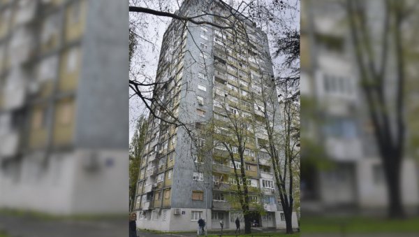 ЧЕКАЈУ ДА ЛИФТОВИ ПРОРАДЕ: После пожара у Михајла Пупина, струја стигла у део солитера ЧЕКАЈУ ДА ЛИФТОВИ ПРОРАДЕ: После пожара у Михајла Пупина, струја стигла у део солитера