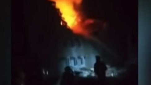 ДЕТЕ НАСТРАДАЛО У ЕКСПЛОЗИЈИ ГАСА У РУСИЈИ: Седам особа повређено (ВИДЕО) ДЕТЕ НАСТРАДАЛО У ЕКСПЛОЗИЈИ ГАСА У РУСИЈИ: Седам особа повређено (ВИДЕО)